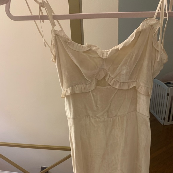 Reformation Bev Dress in Almond 0 - Picture 2 of 8